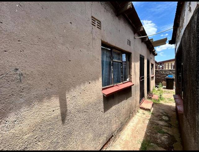 5 BEDROOM HOUSE FOR SALE IN KWA THEMA